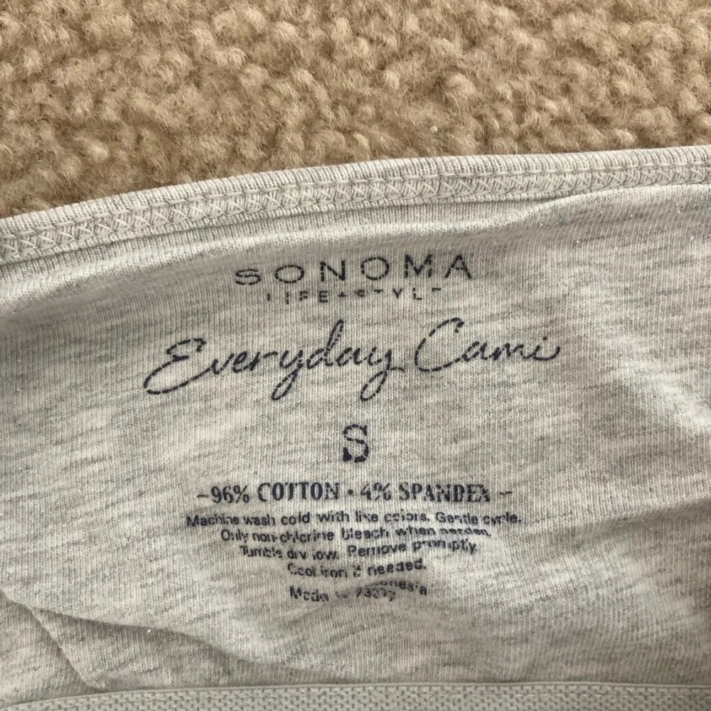 grey rosette tank!! - Picture 4 of 4